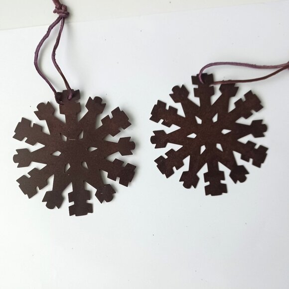 Lot of 5 Rustic Metal Snowflake Ornaments Holiday Christmas Decor - Picture 3 of 6